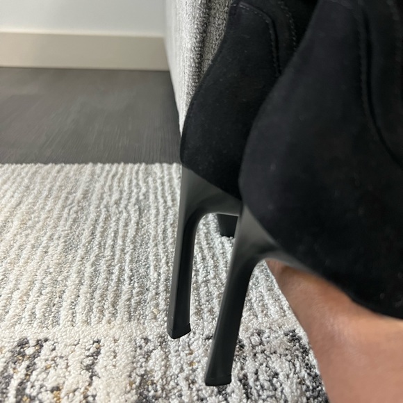 Over the Knee Round Toe Nine West Suede boots size 7. - Picture 5 of 5